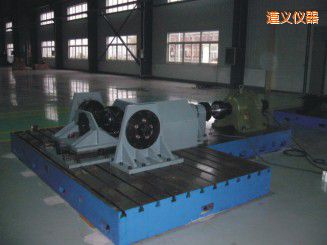 遵義微機(jī)控制驅(qū)動(dòng)橋總成扭轉(zhuǎn)試驗(yàn)機(jī)